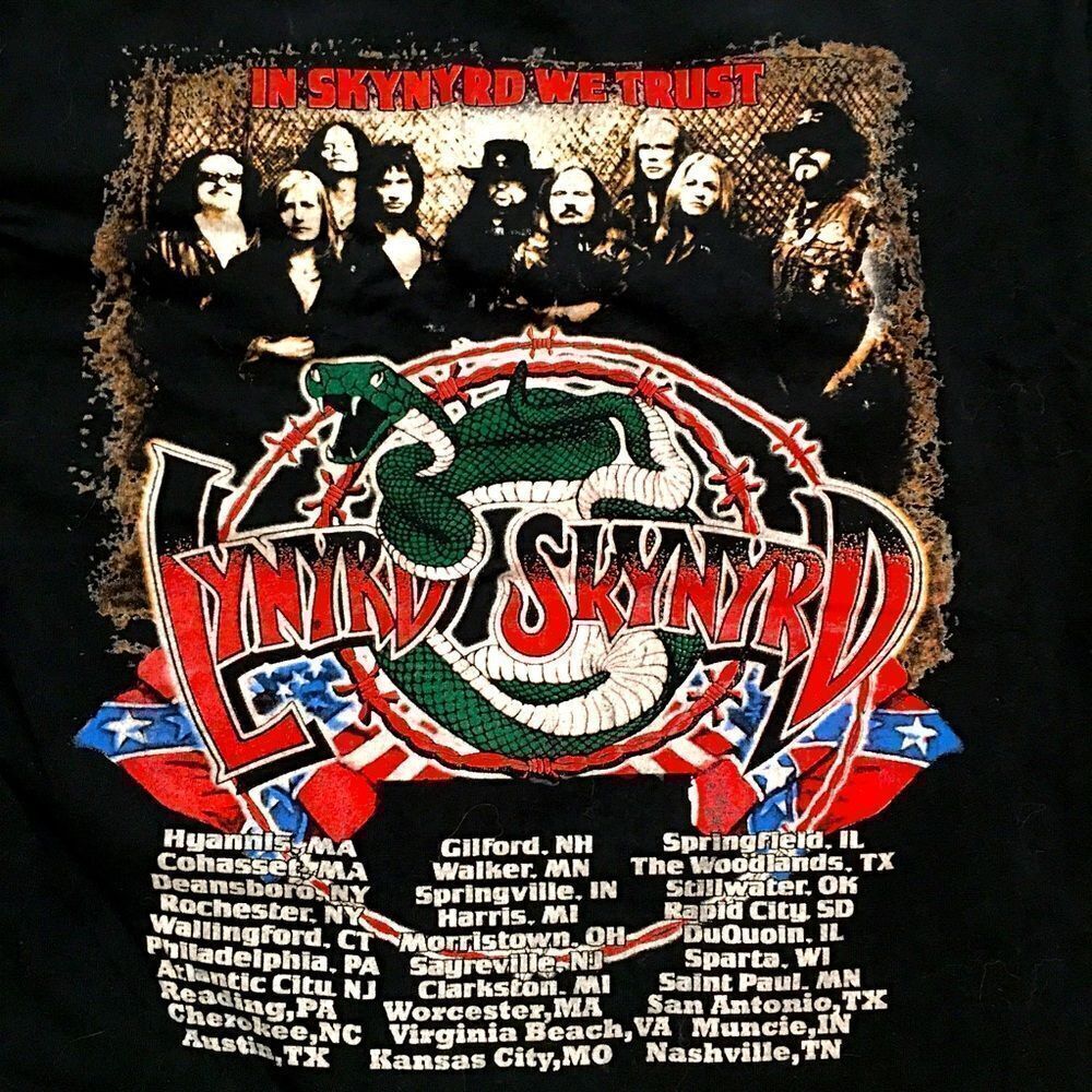 IN SKYNYRD WE TRUST! Vintage band tee